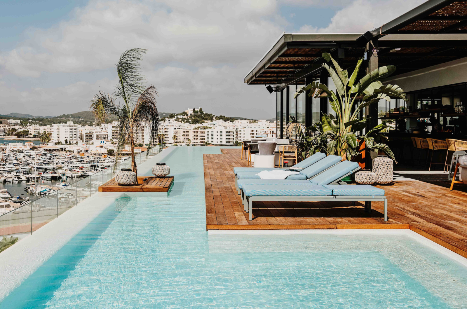 Stunning 5* spa hotel w/rooftop infinity pool